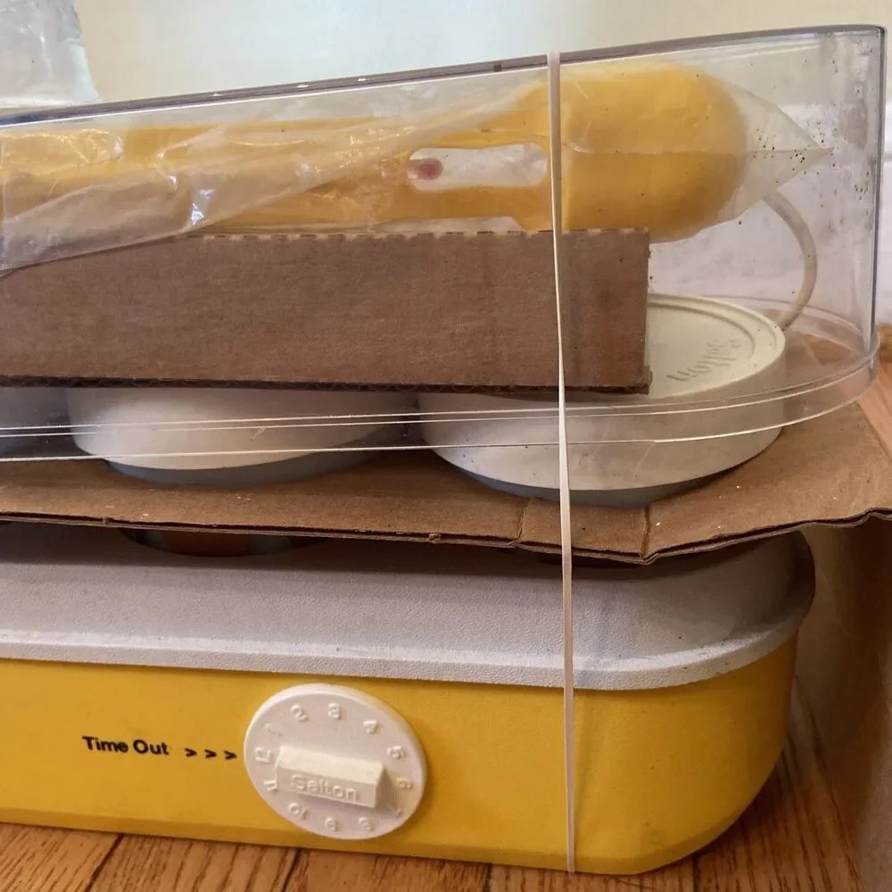 Vintage Salton Yogurt Maker Cheese Maker Family Size GM-10 *****NO JARS INCLUDED